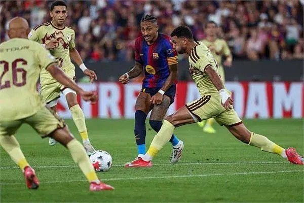 الأهلى وبرشلونة